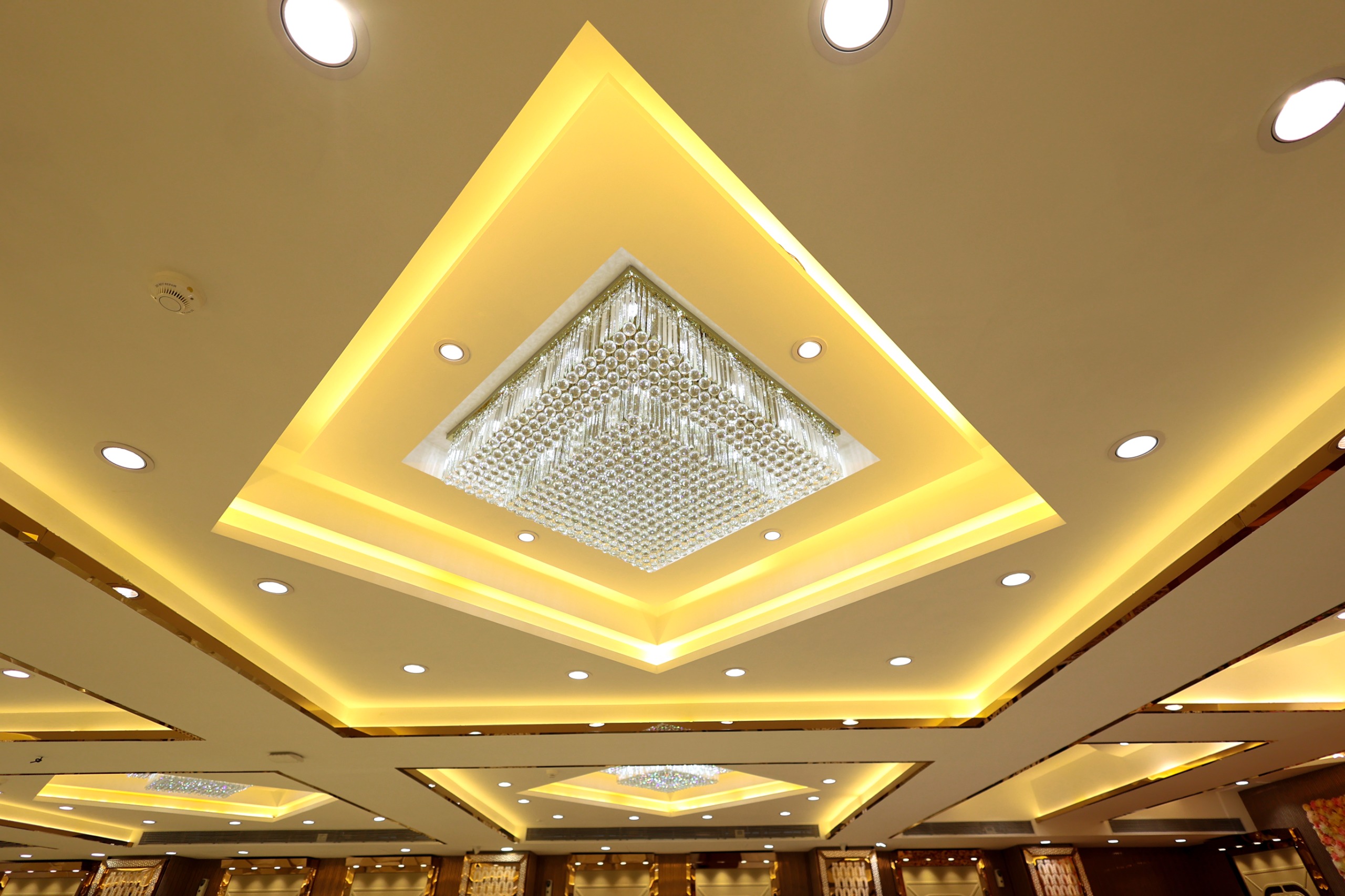 Crystal Chandeliers Overview